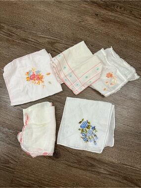 5 Vintage Embroidered Floral Handkerchiefs - White & Pastel Accents